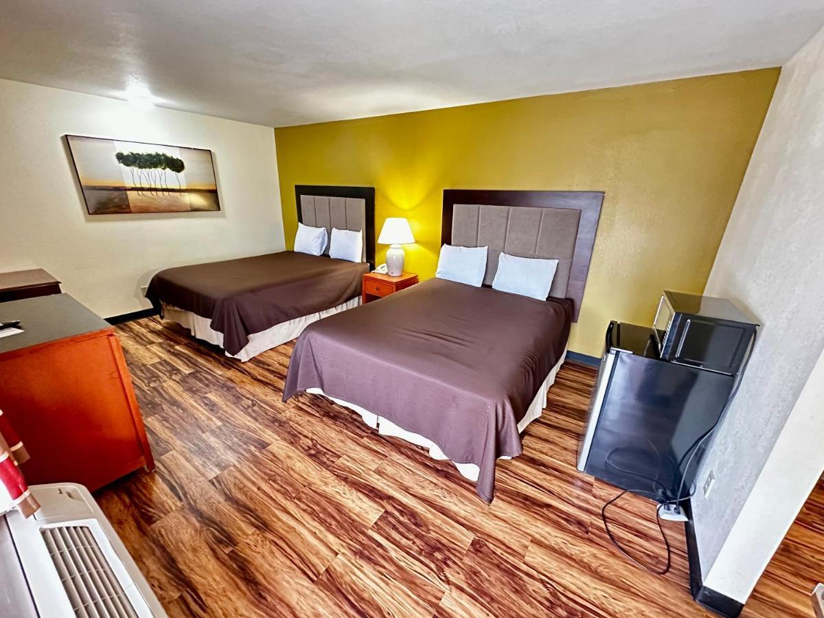 Regency Inn Iola Luaran gambar