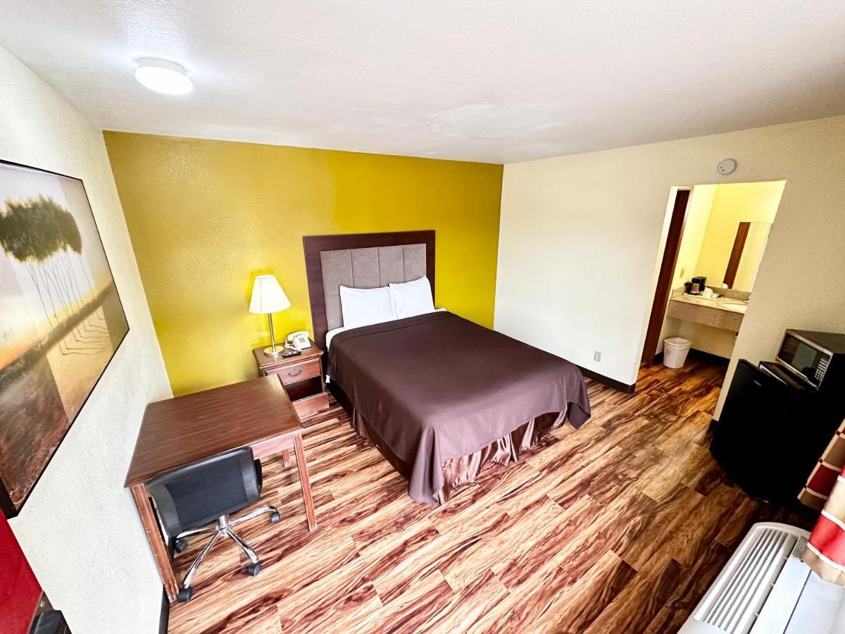 Regency Inn Iola Luaran gambar