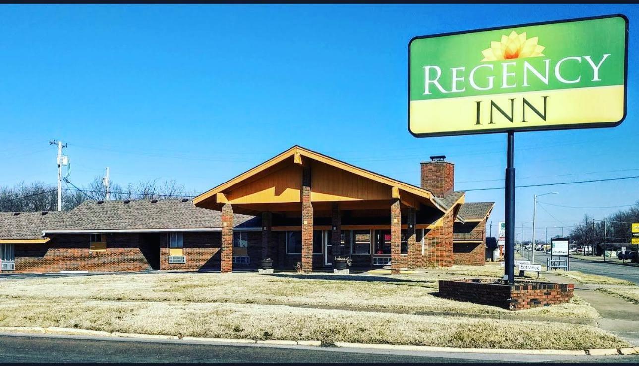 Regency Inn Iola Luaran gambar