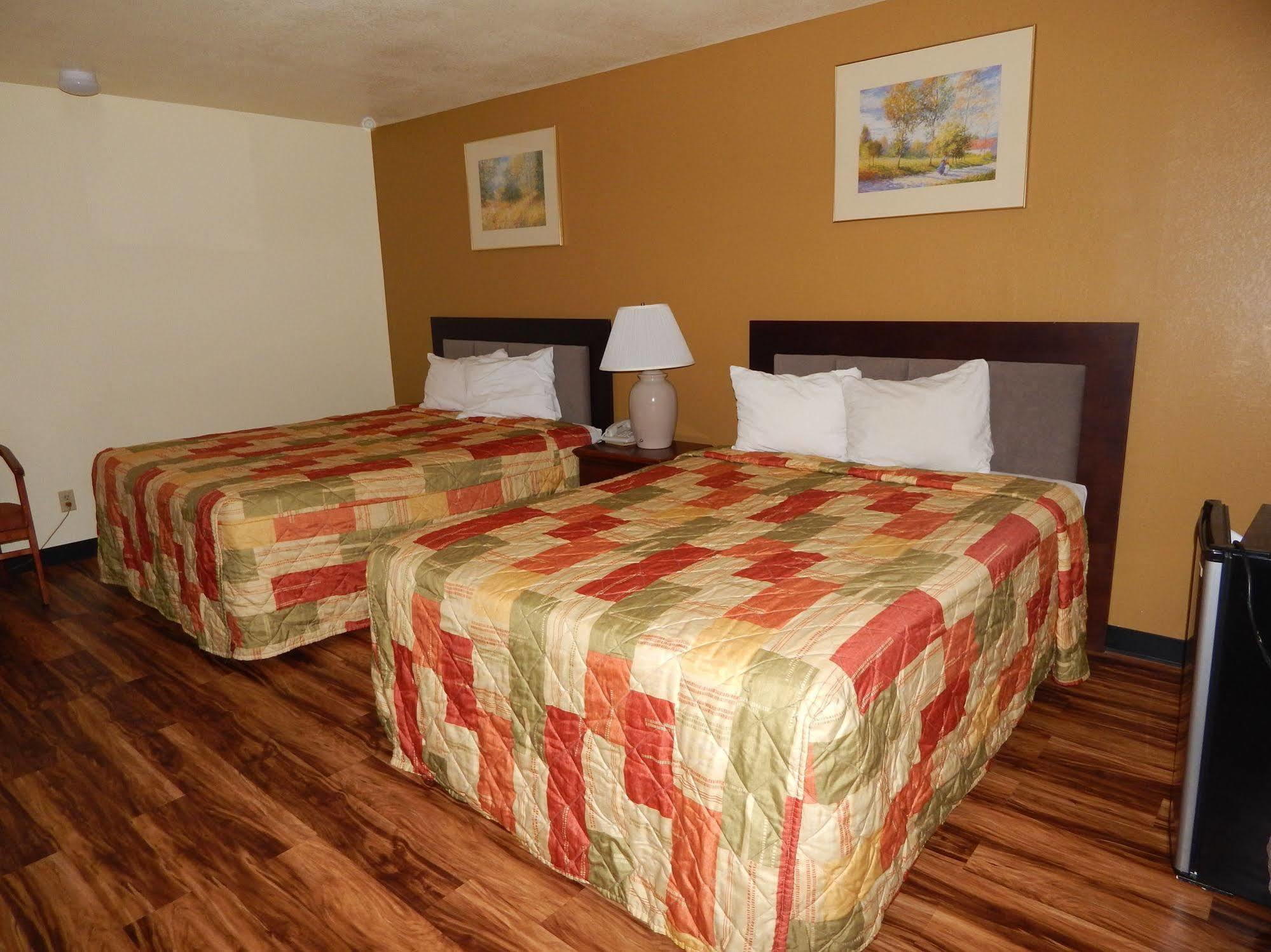 Regency Inn Iola Luaran gambar